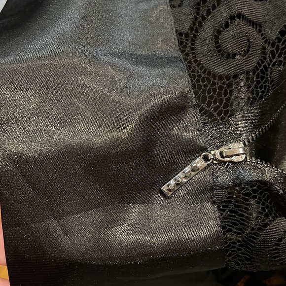 Gorgeous black lace over silk dress 2 in 1 combo Size: S/M - Picture 9 of 12